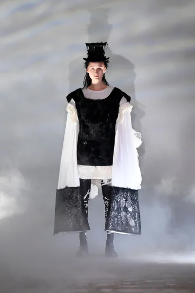 Look 4